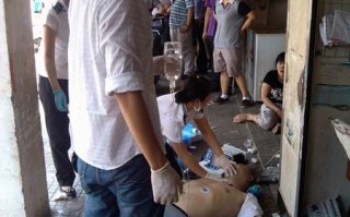 掀衣抓下体女性事件，掀衣抓下体女性事件视频